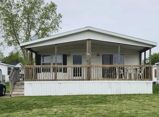 1336 Hawkcrest Ln, Pontiac, MI 48340