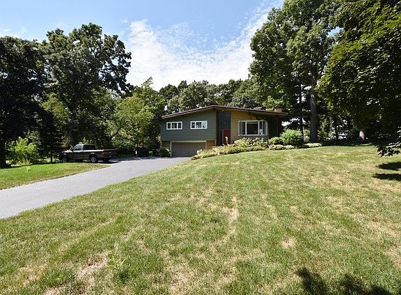 2nd image of 1N946 Saddlewood Dr