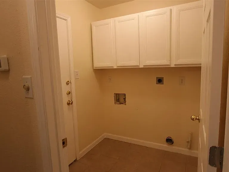 22715 Bridgewater Dr — Photo 7