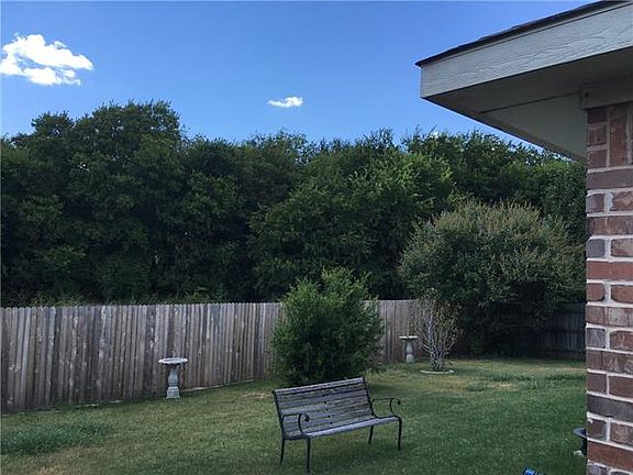 3rd image of 107 Shawnee Trl