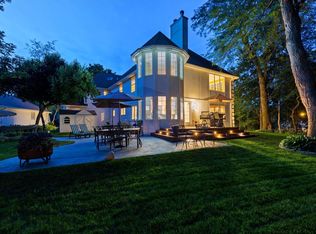 9240 Aurora Ave, Urbandale, IA 50322