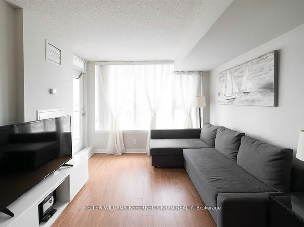 25 Town Centre Ct #2106, Toronto, ON M1P 0B4