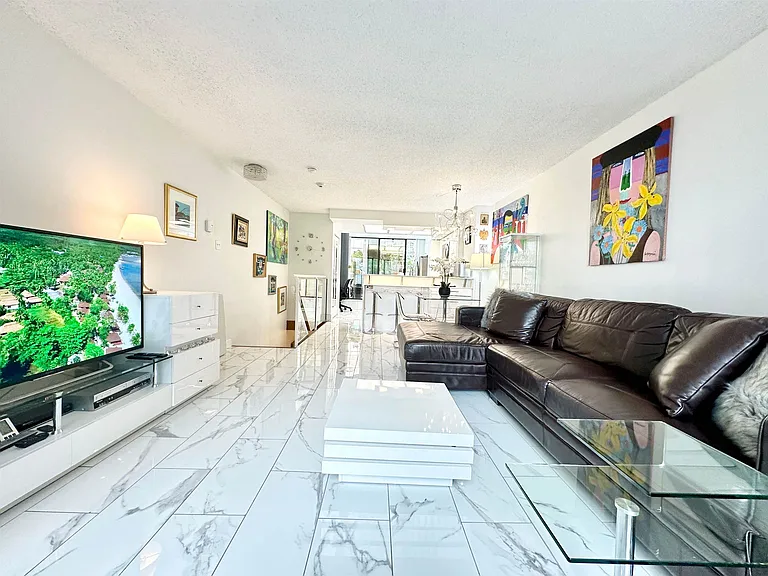 850 Burrard St #1006 — Photo 13