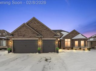 56844 Topaz Dr, Macomb, MI 48042