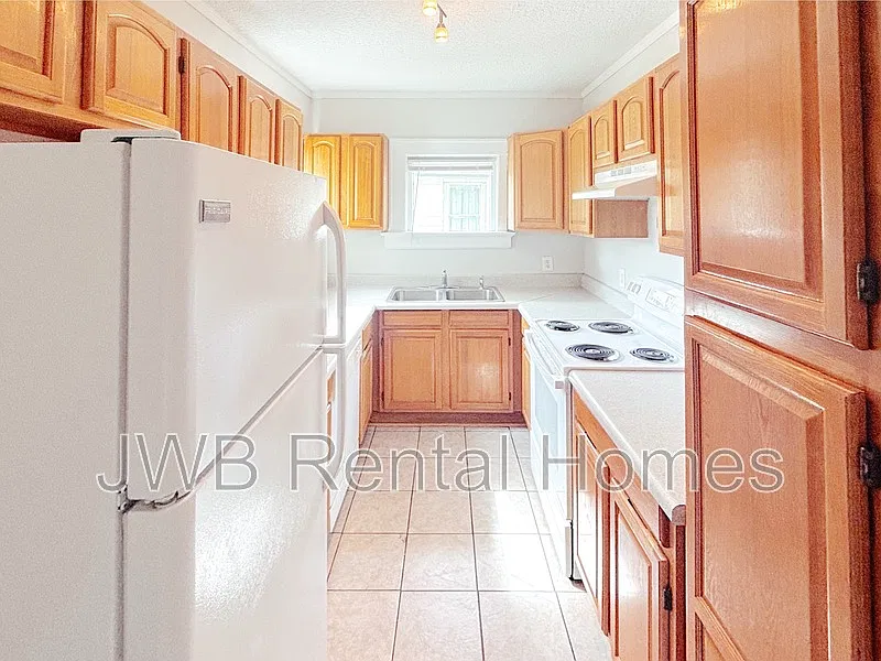 Riverside — Photo 4