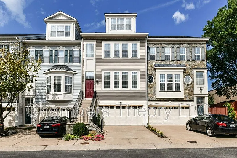 3 bed, 3.5 bath, 2888 sqft, $5,000 — Photo 2