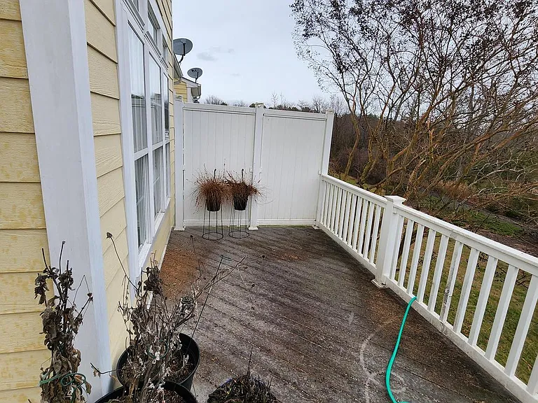 701 Monroe Point Dr — Photo 3