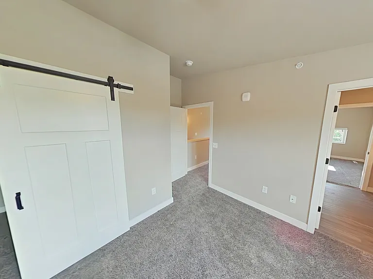 Beaverbrook Apartments — Photo 91