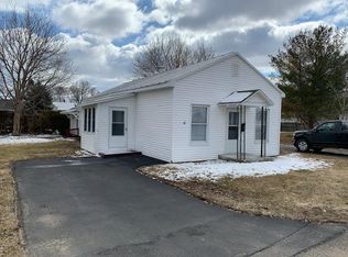 17 Washington Ave, Rouses Pt, NY 12979