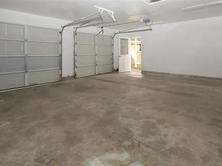 111 Azalea St — Photo 15