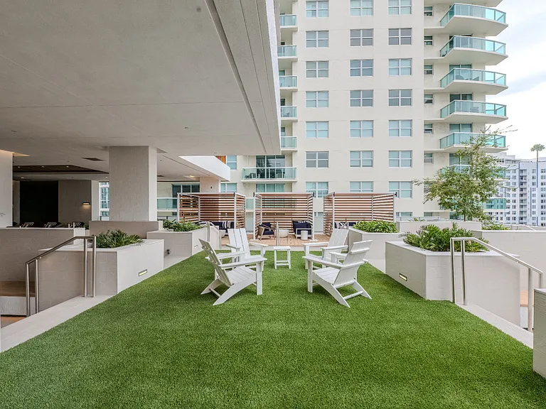 Gables Riverwalk — Photo 20