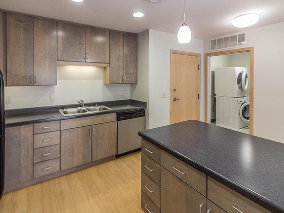 3rd image of 600 1st Ave N #204