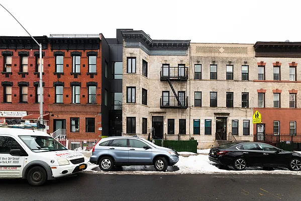 Rented by Jankos Group LLC | media 17