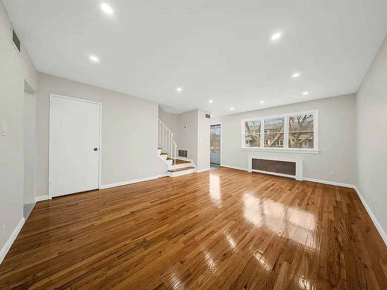 50 College St #1 — Photo 14