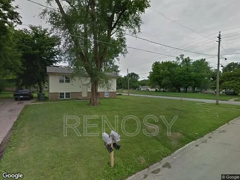 802 SE 10th St — Photo 2