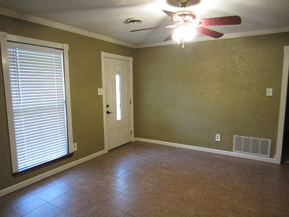 3rd image of 112 North Dr