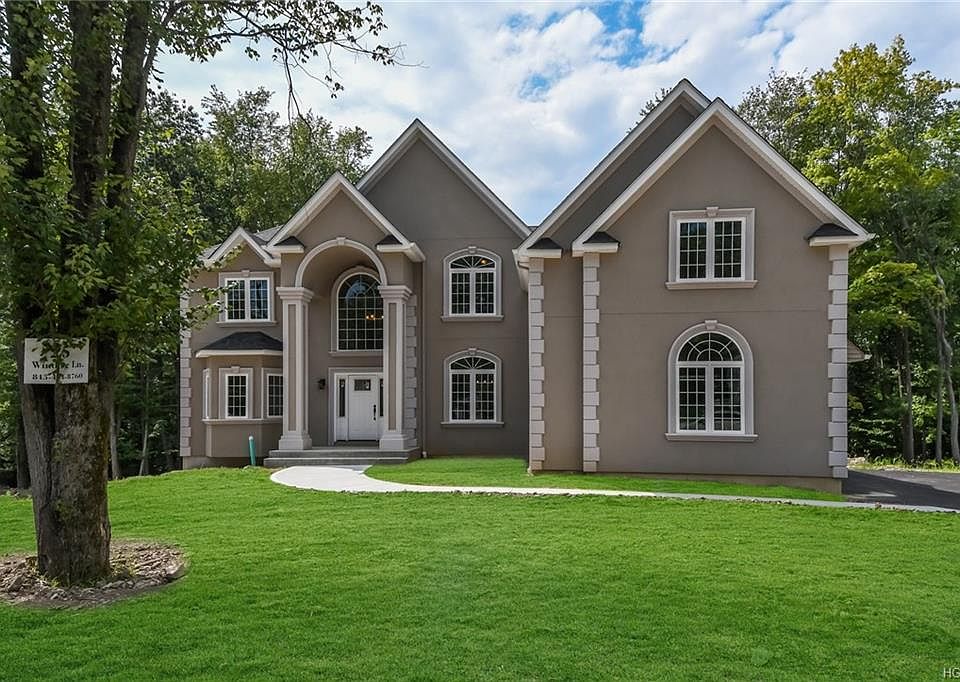 1st image of 25 Winding Ln