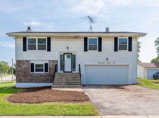 1795 Kent Rd, Hoffman Estates, IL 60169