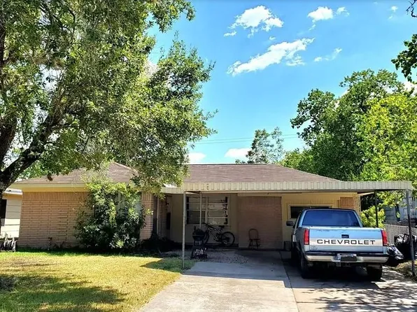 5810 Flamingo Dr, Houston, TX 77033