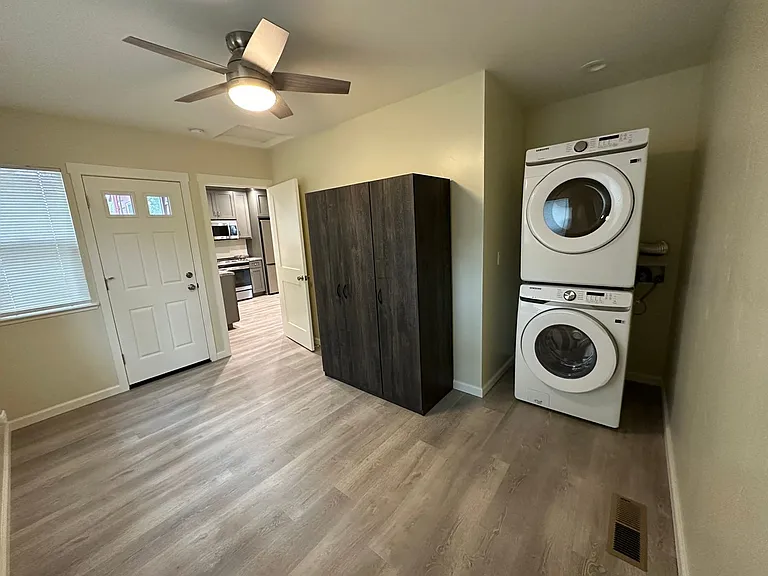 435 Barretta St — Photo 8