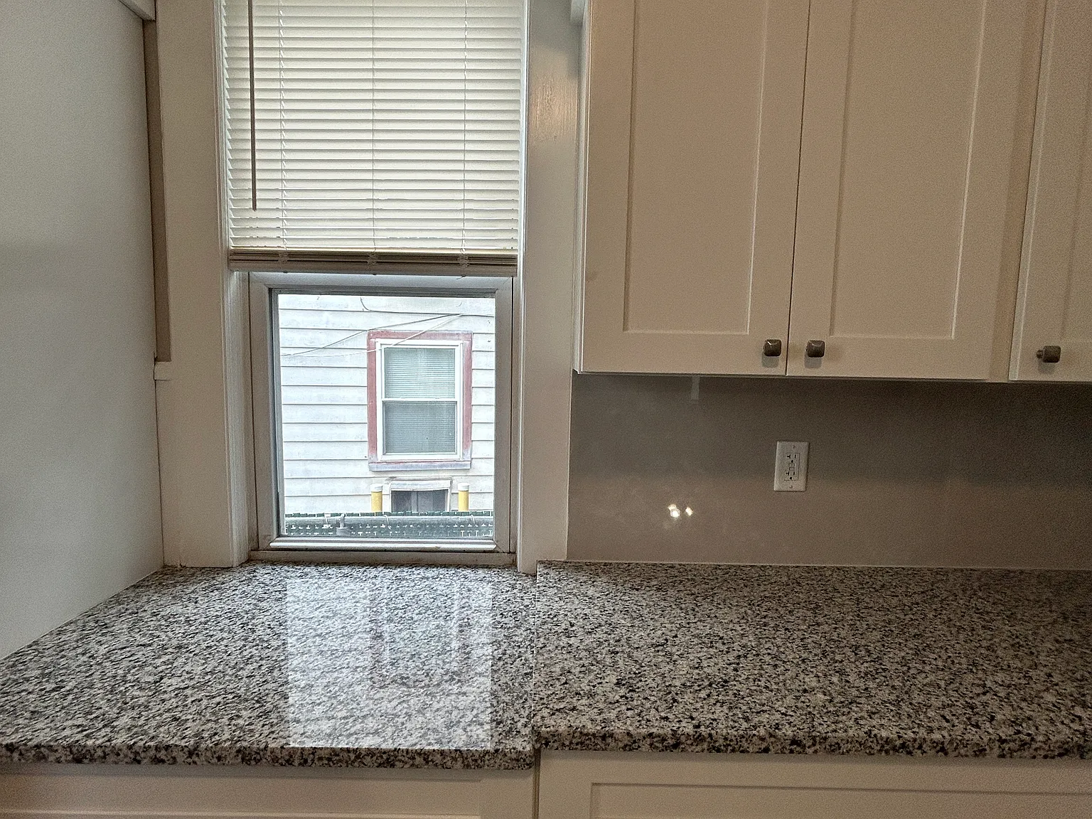 3 bed, 857 sqft, $2,950 — Photo 4