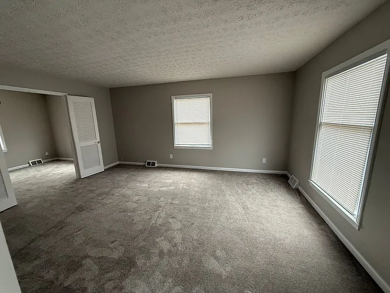 10410 Foxboro Dr — Photo 5