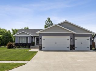 5705 67th St S, Fargo, ND 58104