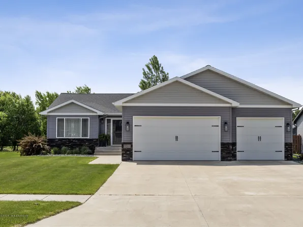 5705 67th St S, Fargo, ND 58104