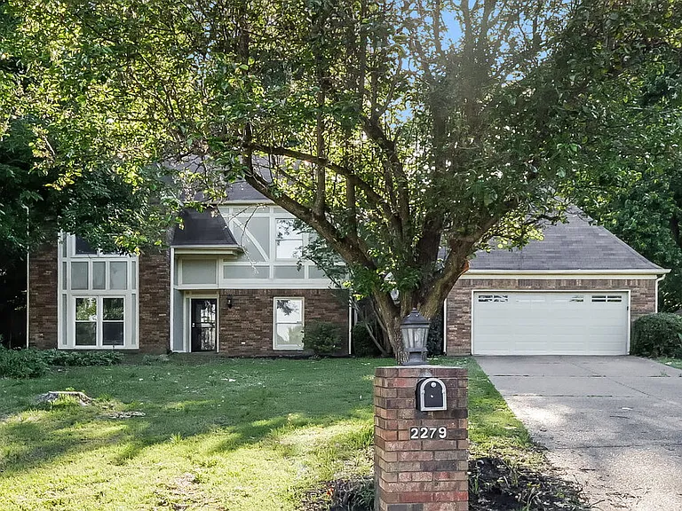 2279 Hickory Path Dr — Photo 1