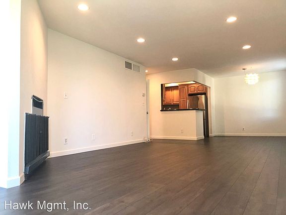 3rd image of 12830 Burbank Blvd Unit 111