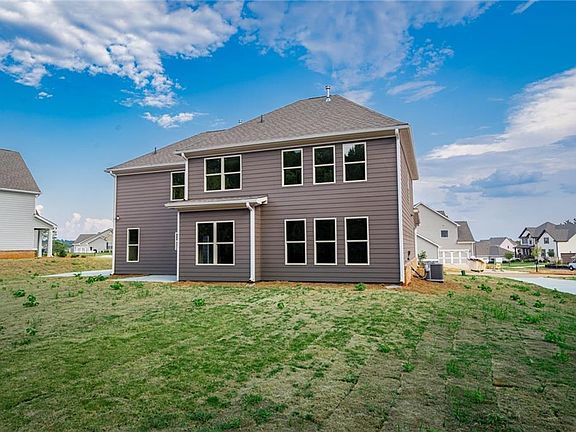 4th image of 1720 Highland Creek Dr