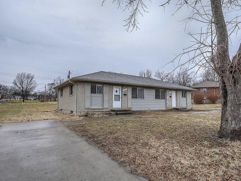 514 NE Corder St #A — Photo 31
