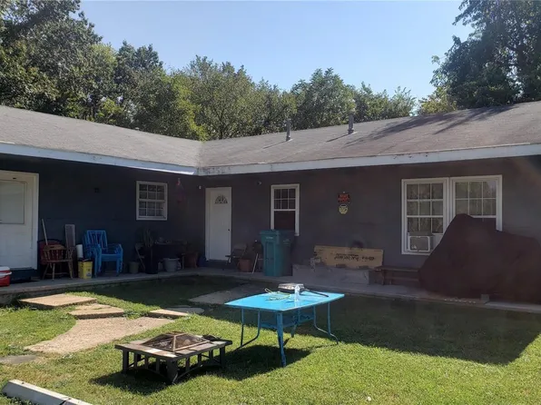 901 N Mapleshade Rd, Cuba, MO 65453