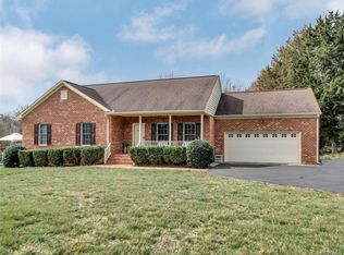 2985 Pineview Dr, Powhatan, VA 23139