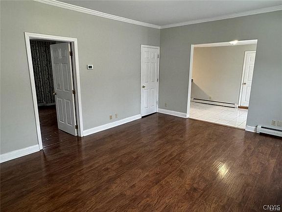 5th image of 34 Syracuse St