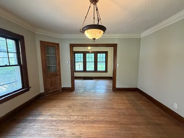 3340 E Fairfax Rd — Photo 8