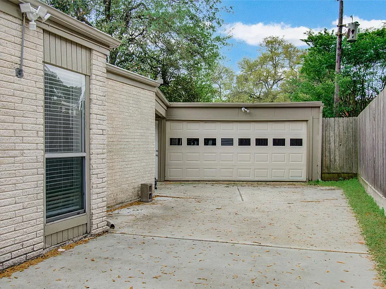 5507 Braesvalley Dr — Photo 28