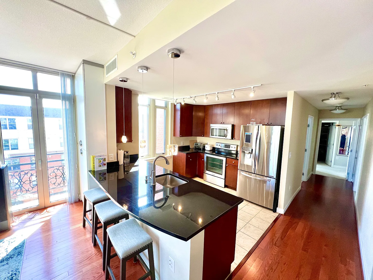 155 Potomac Psge — Photo 3