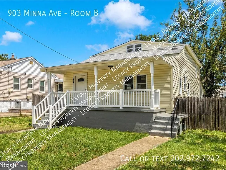 903 Minna Ave #B — Photo 3