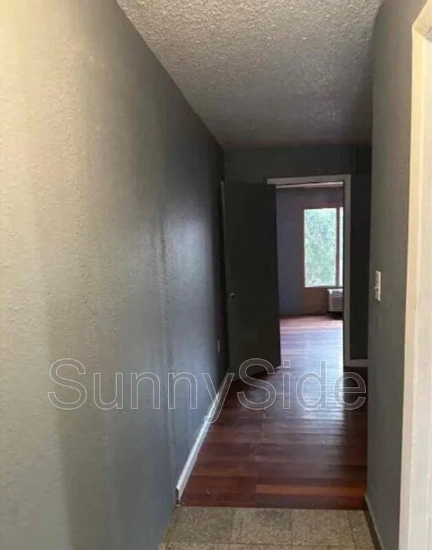 2 bed, 1.0 bath, $975 — Photo 3
