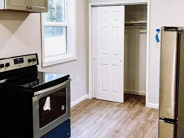 (Unit #1|1-Bed/1-Bath|First Floor): Kitchen