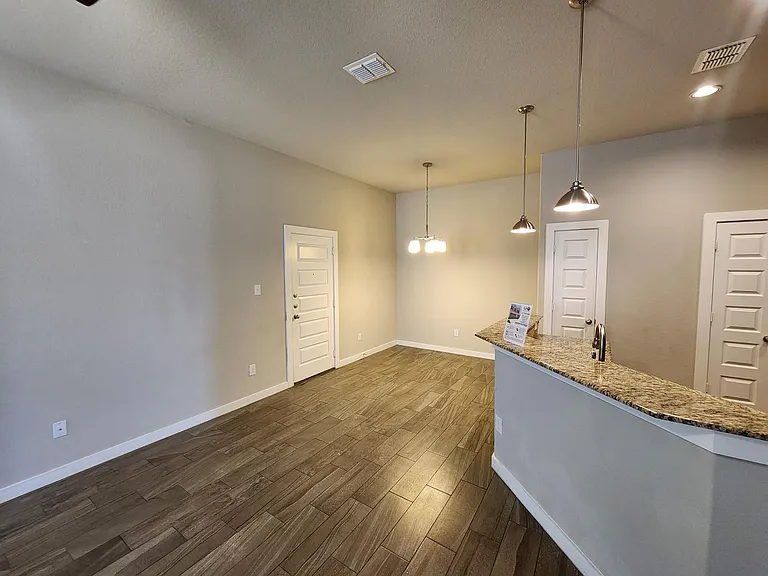 367 Creekside Curv — Photo 9