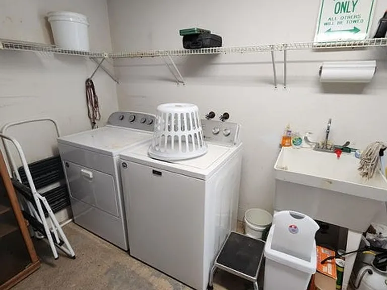 304 Wilson Ave — Photo 3