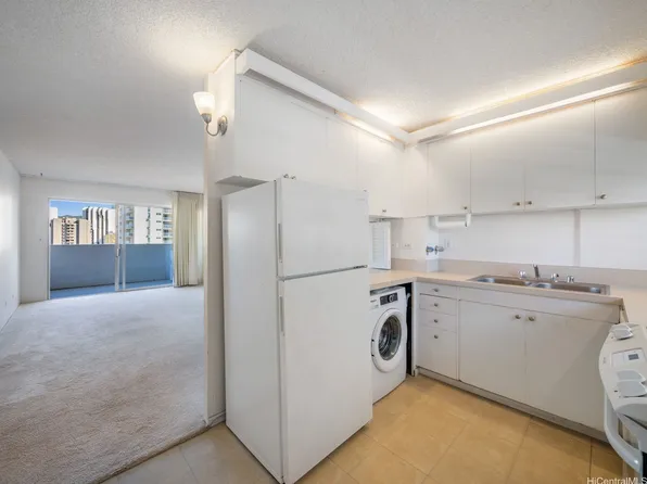 2421 Ala Wai Blvd APT 1202, Honolulu, HI 96815