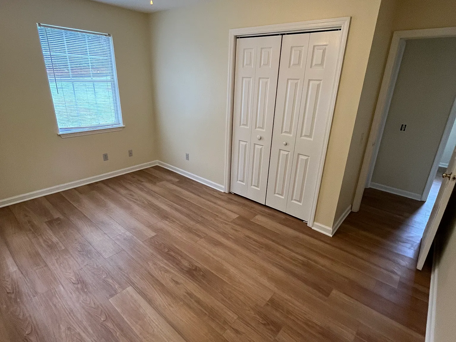 2 bed, 880 sqft, $1,200 — Photo 2