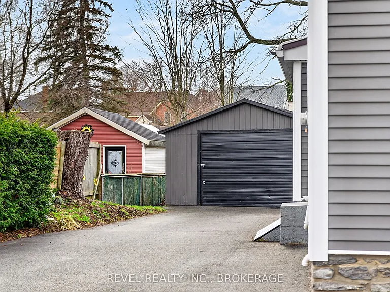 38 Bennett St — Photo 31