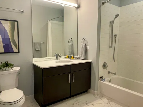760 W Adams St #1304, Chicago, IL 60661