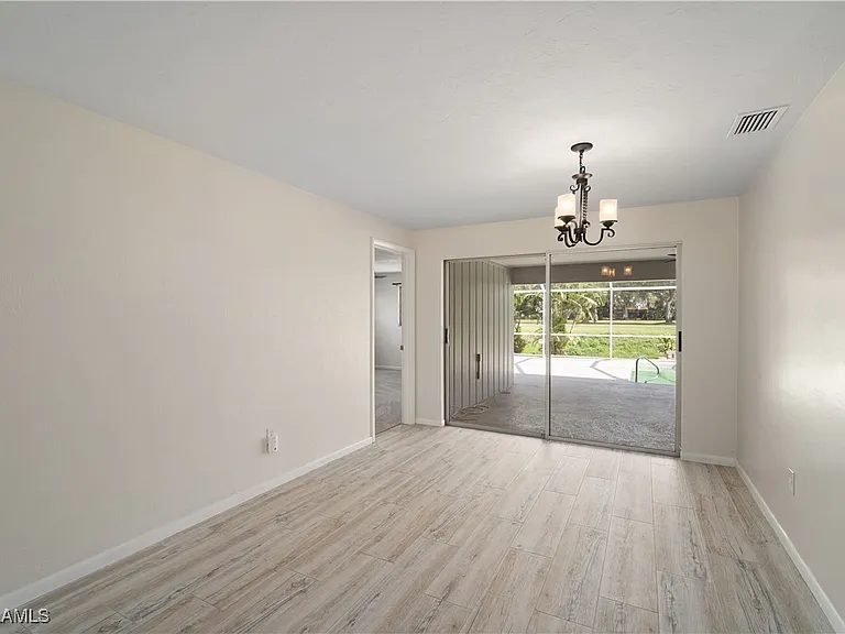 1411 Whiskey Creek Dr — Photo 10