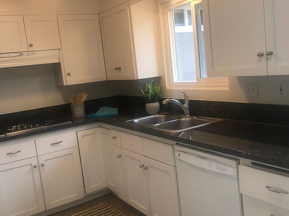 5th image of 327 Consuelo Dr #A