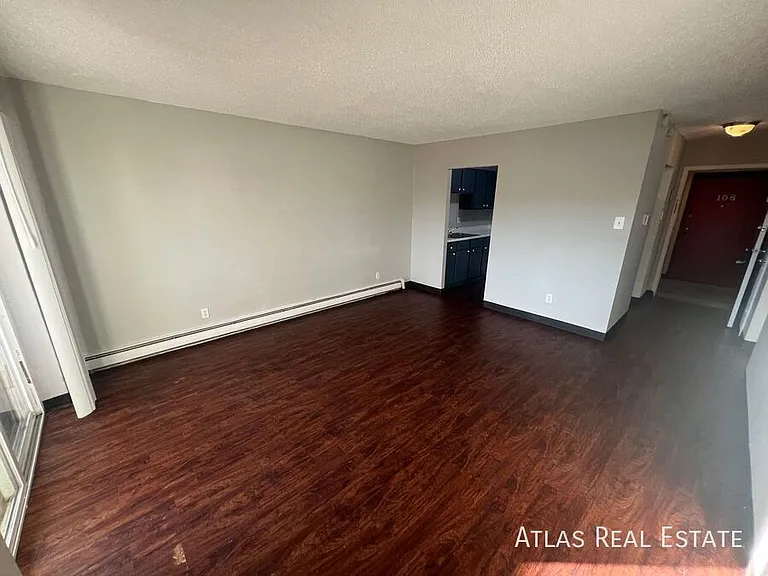 312 W Alabama Ave — Photo 8